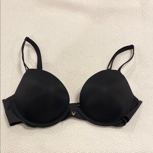 Victoria’s Secret Love Cloud Smooth Lightly Lined Push Up bra